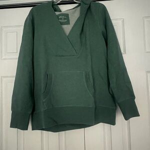 New Ultra Cozy Eddie Bauer Seagram Green V-Neck Hoodie